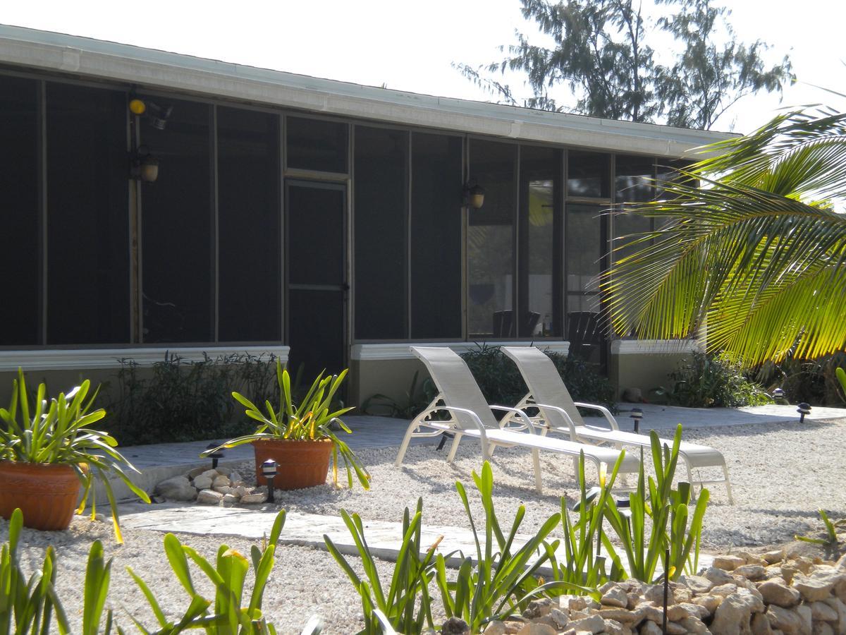 Whitby Hollywood Beach Suites Turks And Caicos מראה חיצוני תמונה