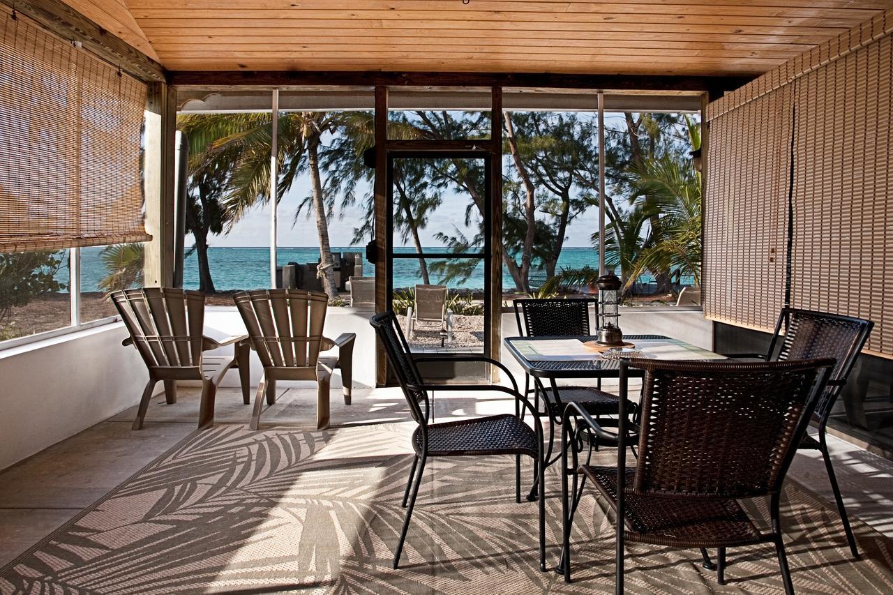Whitby Hollywood Beach Suites Turks And Caicos מסעדה תמונה